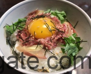 薬味を加えたサッパリコンビーフ丼