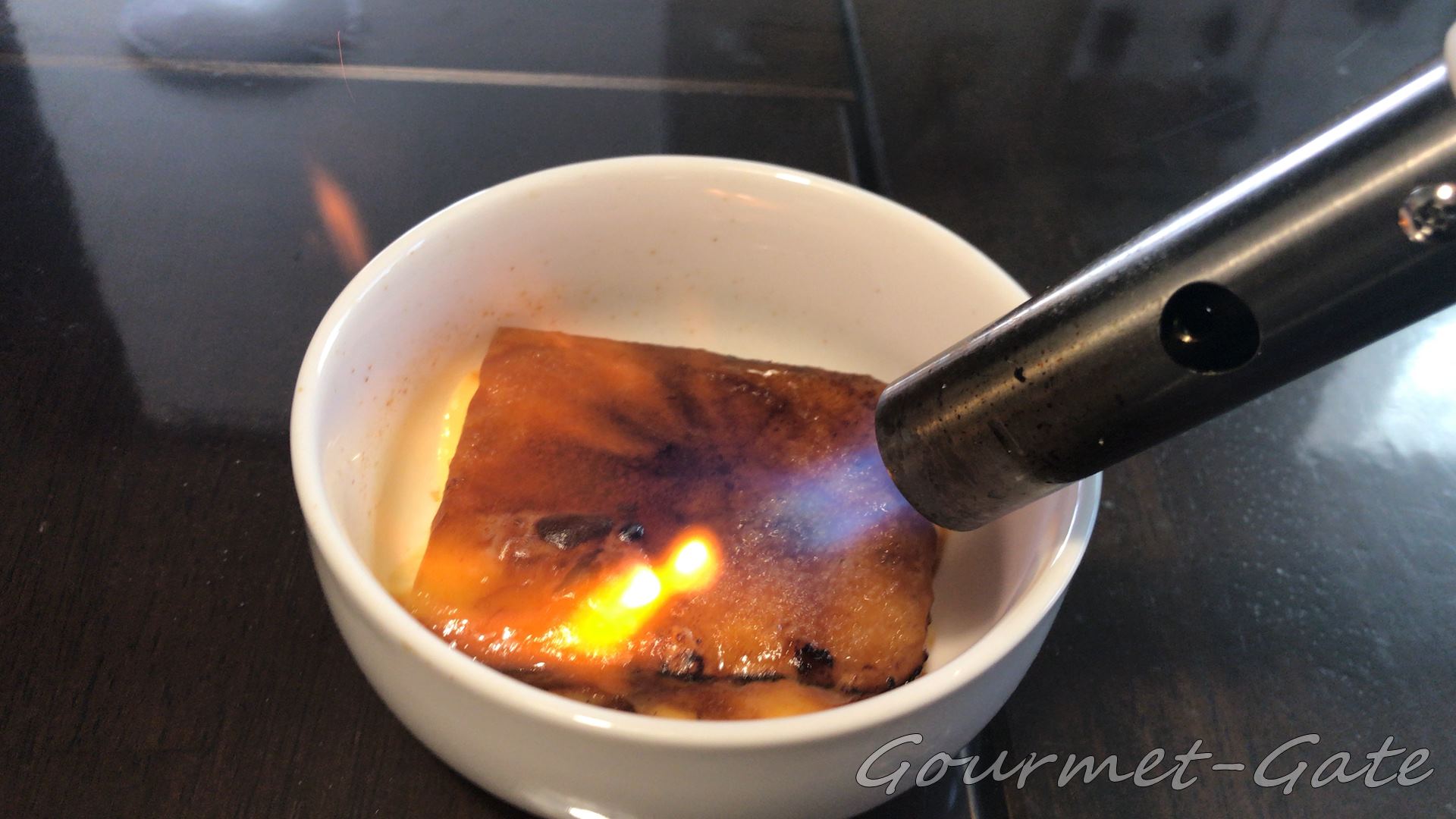 炙ることでカタラーナの味が向上