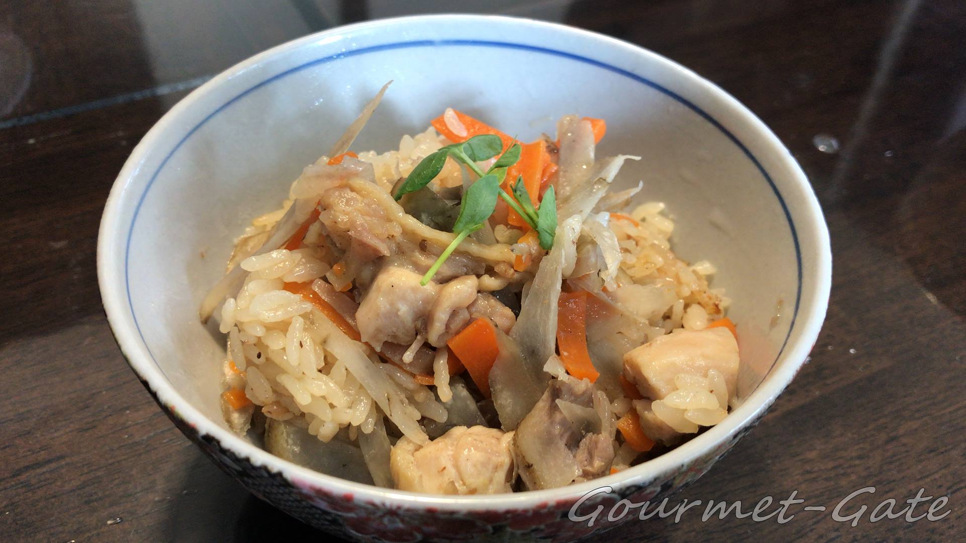 茅乃舎だしで鳥五目飯を作る