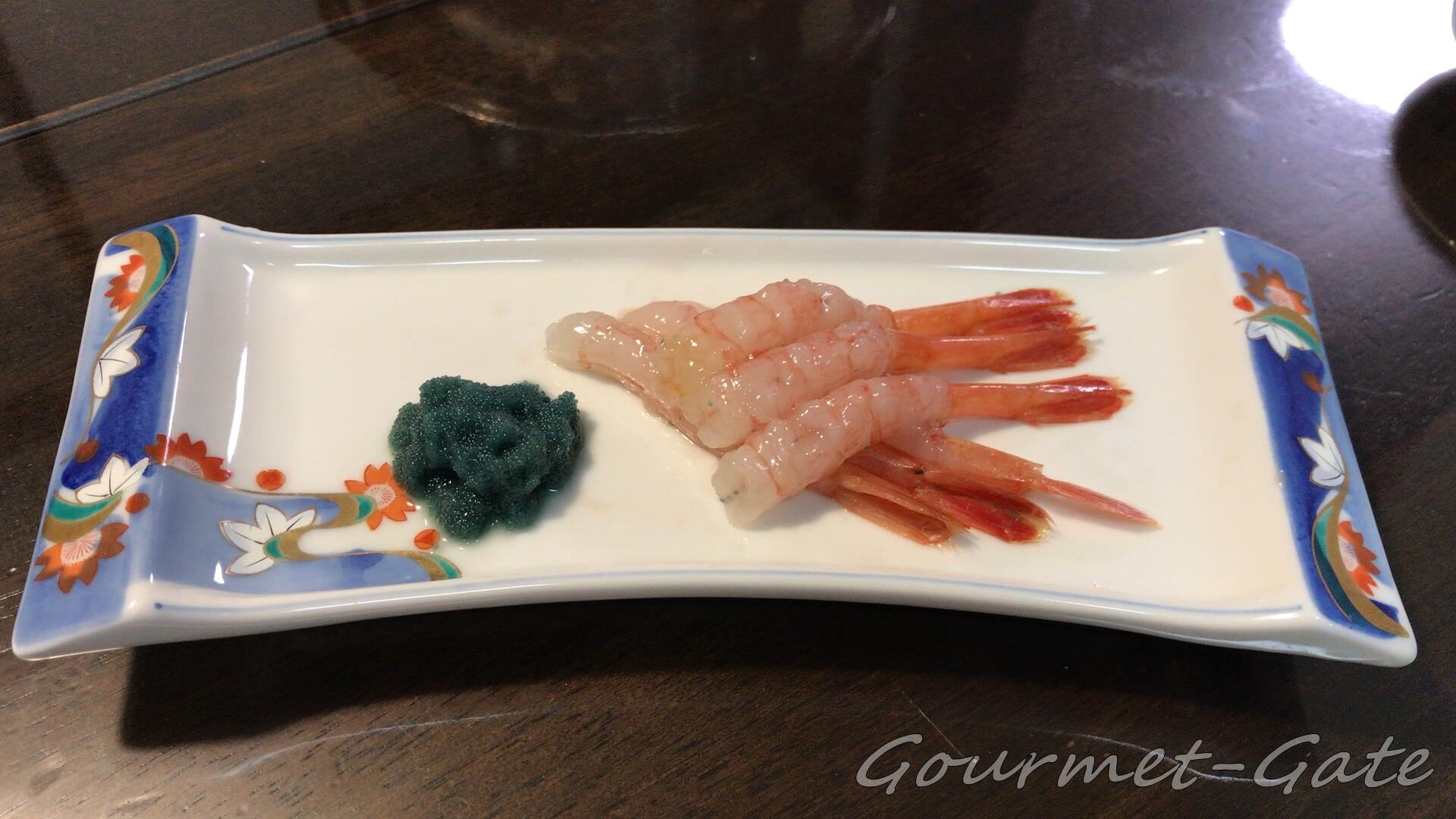 越前甘エビを盛り付け