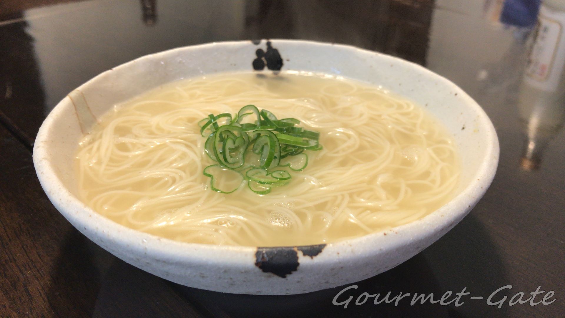 茅乃舎だしの鶏だしで作った白湯麺