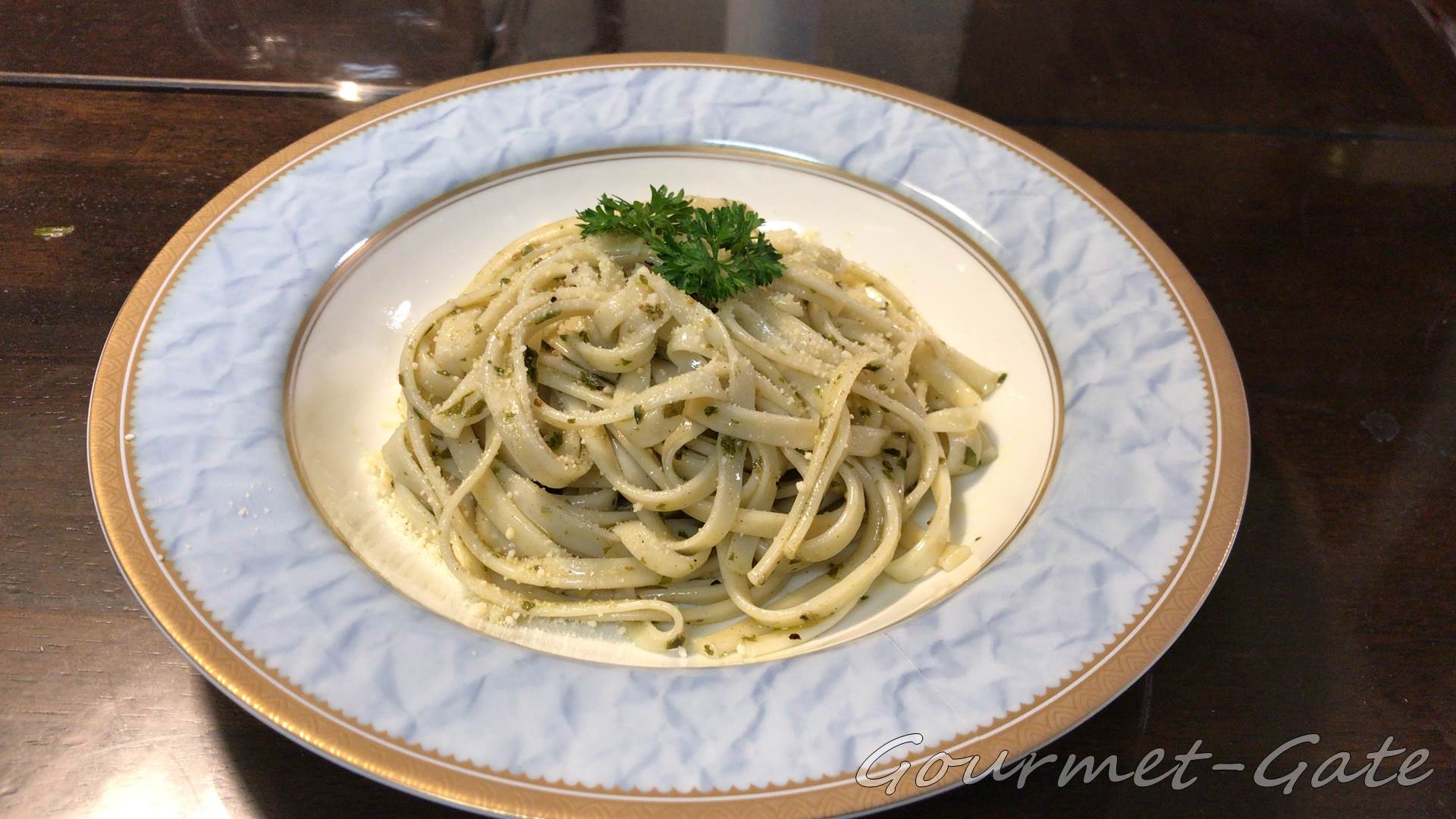 阿蘇バジルペーストで作った娼婦風パスタ