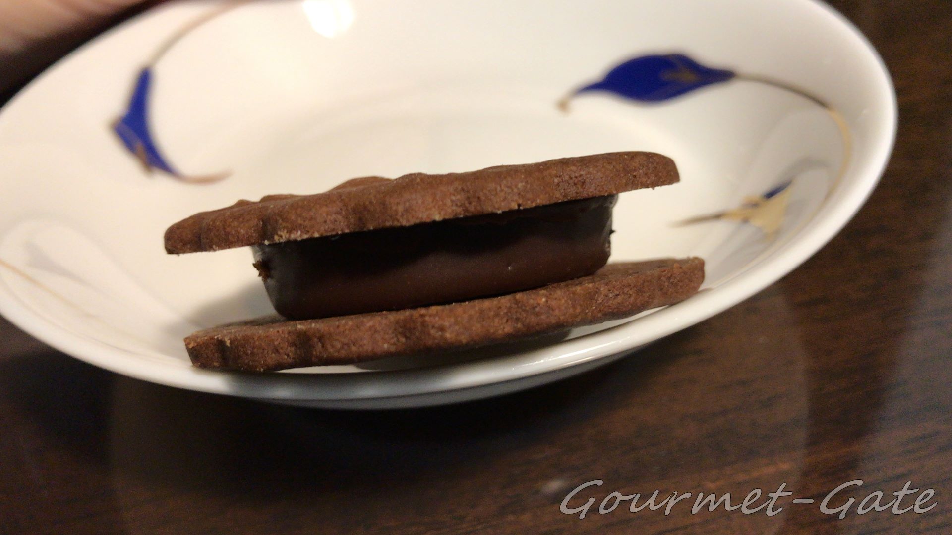 ロンシャンの生チョコサンド_側面
