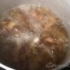 あつ削り節はボコボコとしている熱湯で出汁を取る