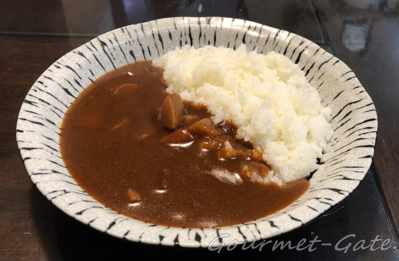 実食】ウマイ非常食レポート７「温めずにおいしい野菜カレー」【ハウス】 - シェフのおとりよせ～グルメの扉～