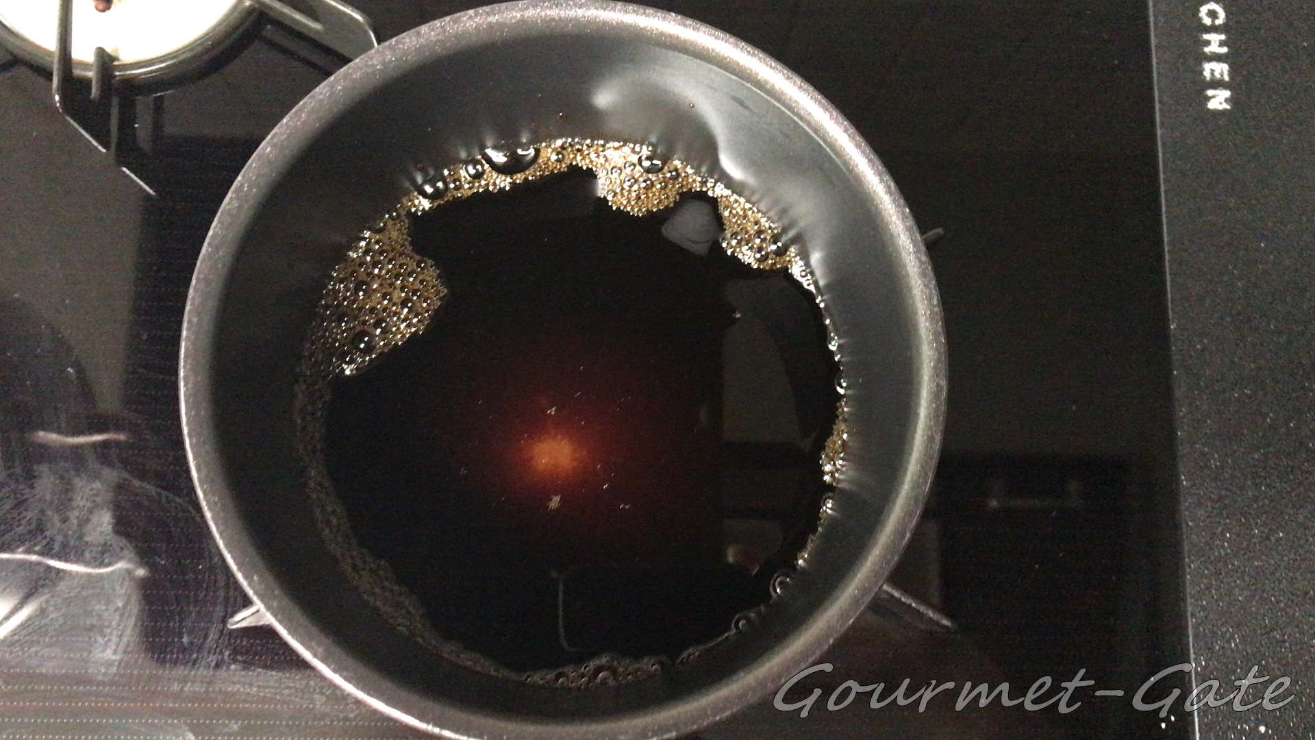かえしの砂糖は醤油が温まってから入れる