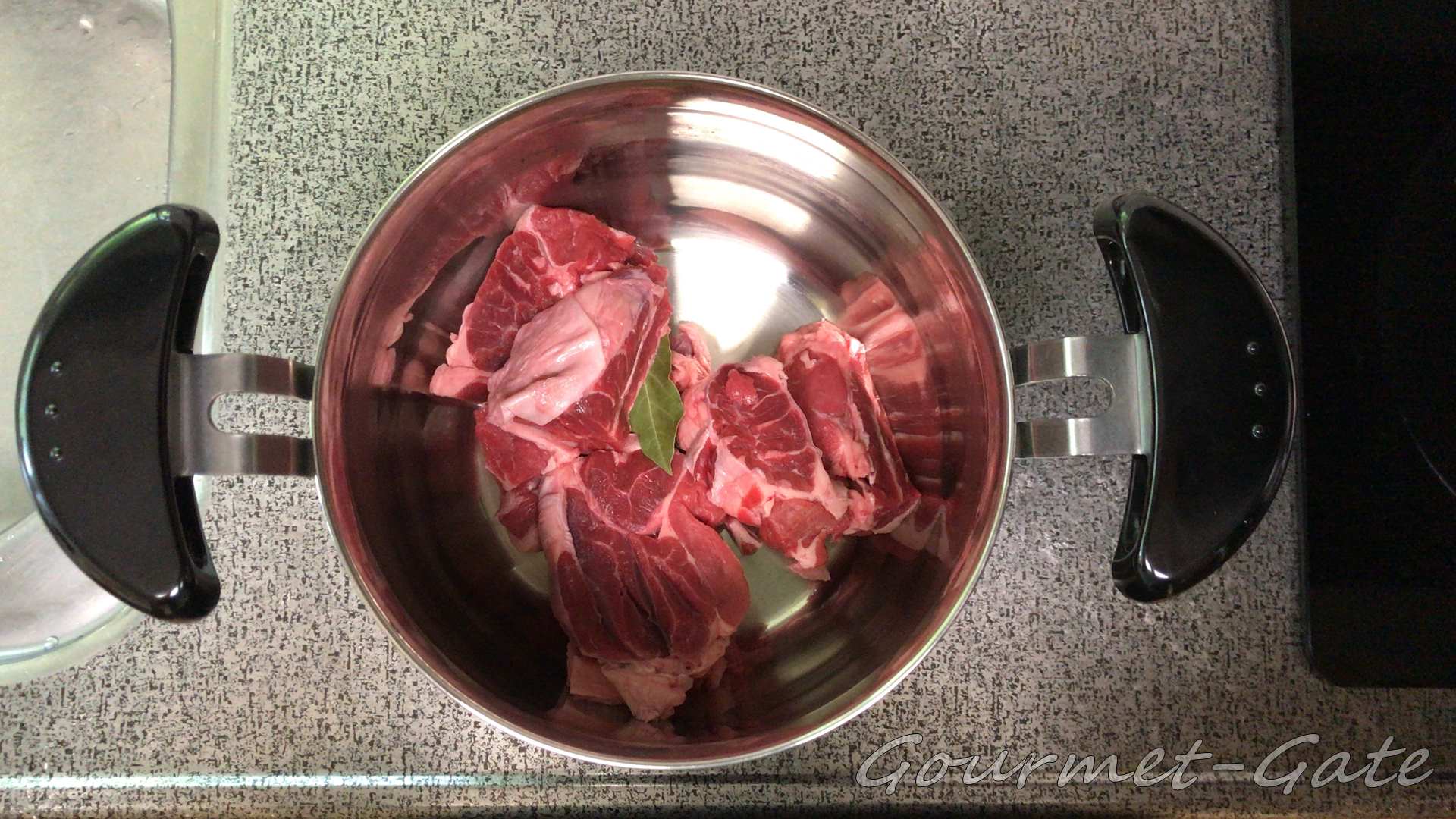 シャトルシェフ、肉を入れる