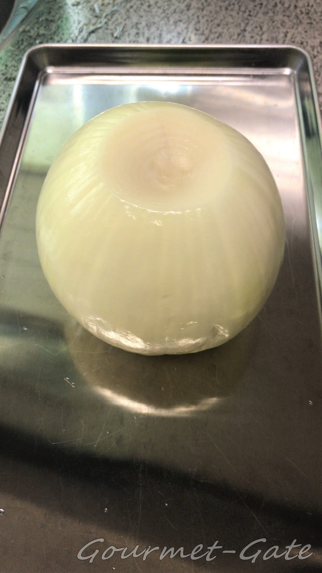 皮を剥いた熟成玉ネギ