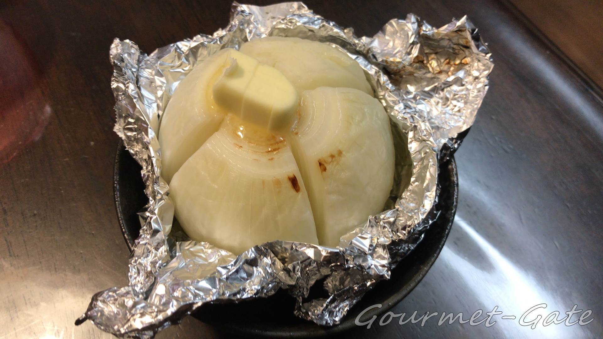 じっくり焼いた玉ねぎにバターは最強
