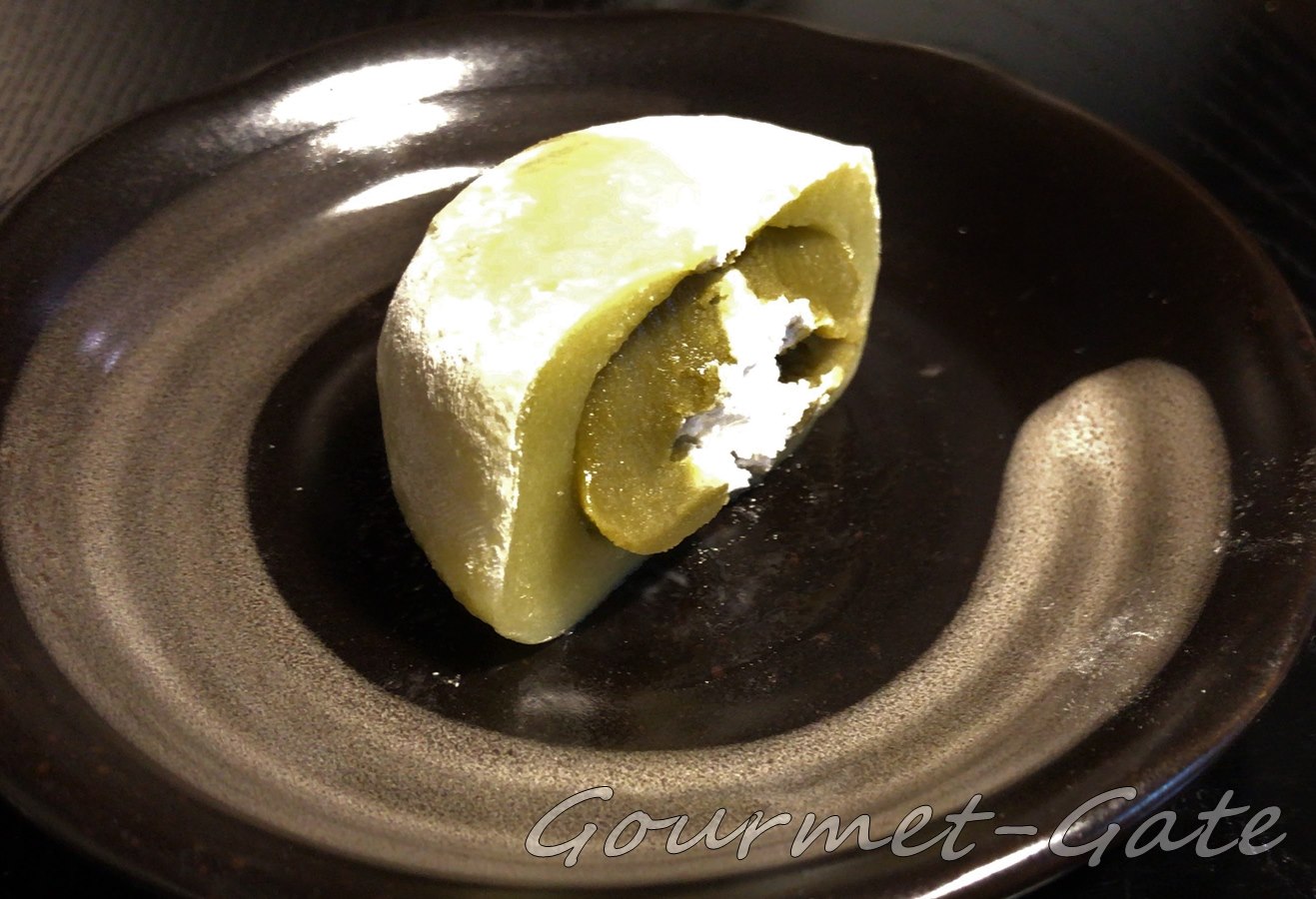 お多福庵、抹茶大福にもクリーム