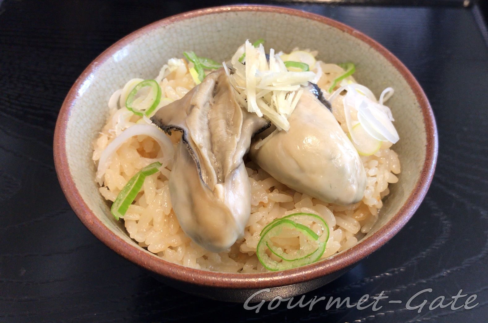 牡蠣ご飯、完成品、盛り付け