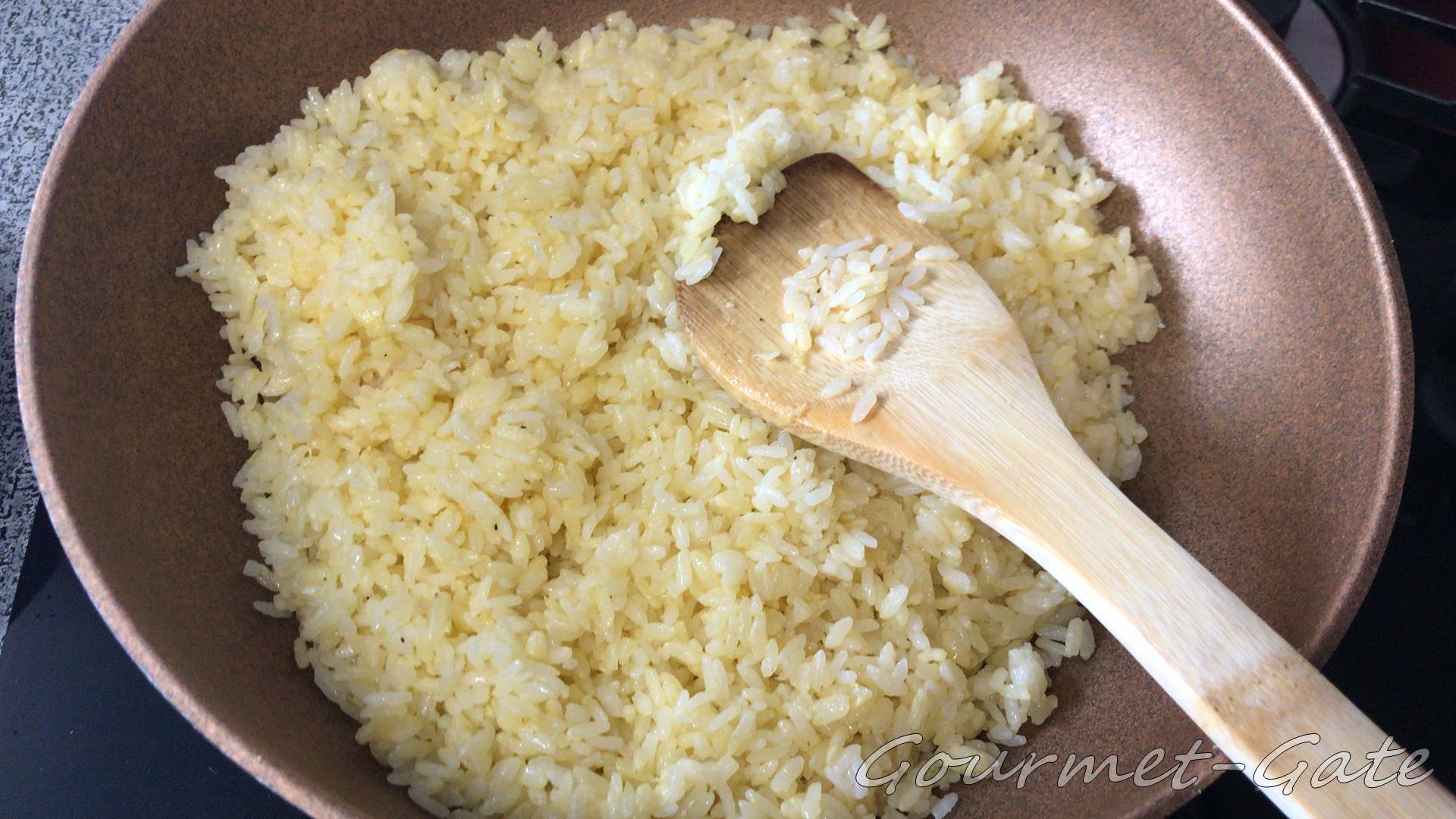 少量の卵で十分に飯がパラパラ