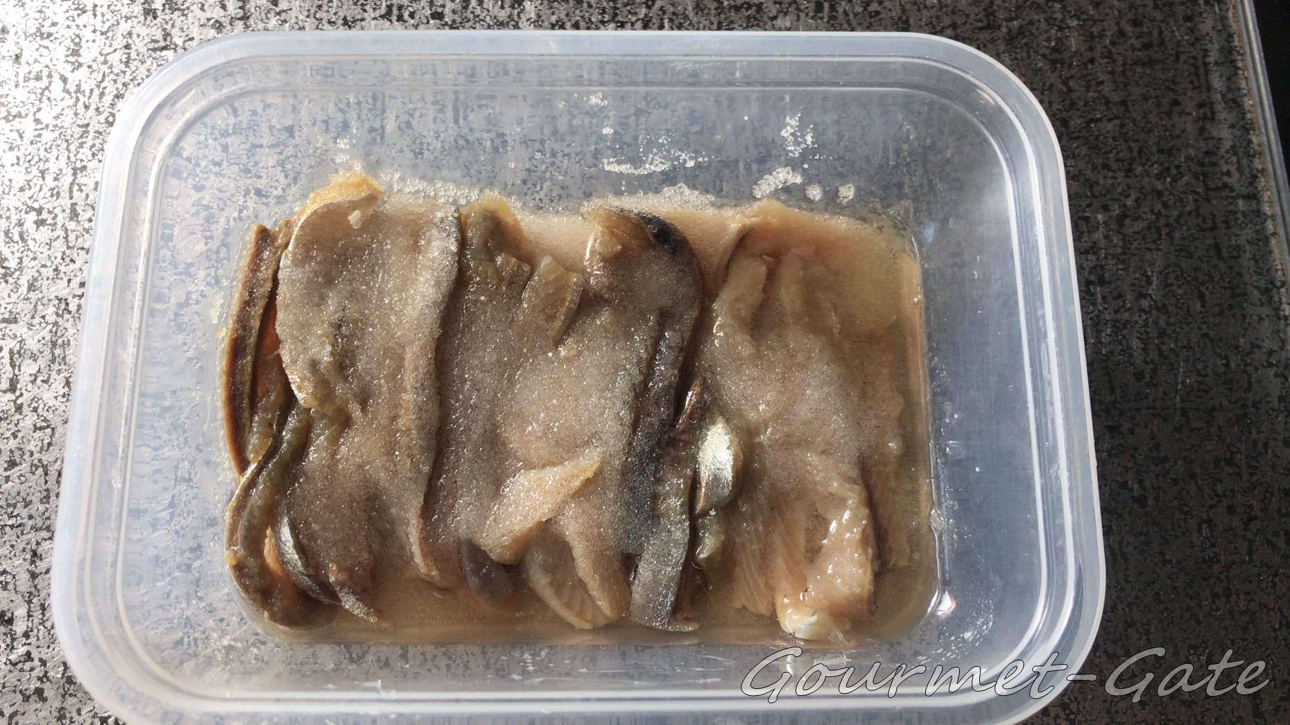 塩を吸ったイワシは水分を大量に出す