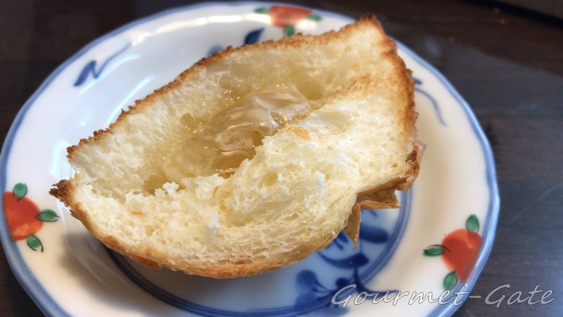 巣ごもり蜂の巣パン
