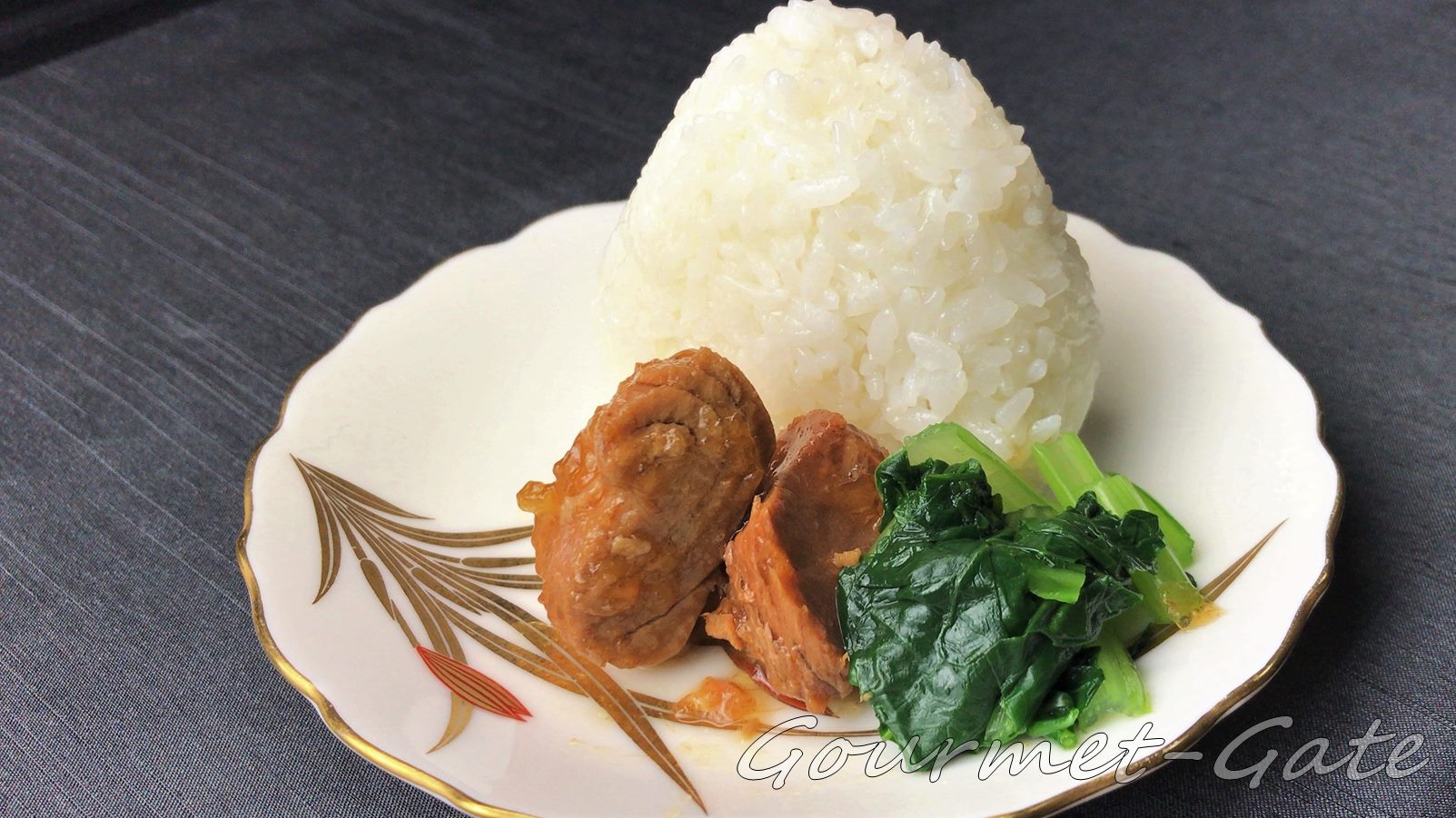 おにぎりと缶詰なのに料理研究家のめしよりウマイわ