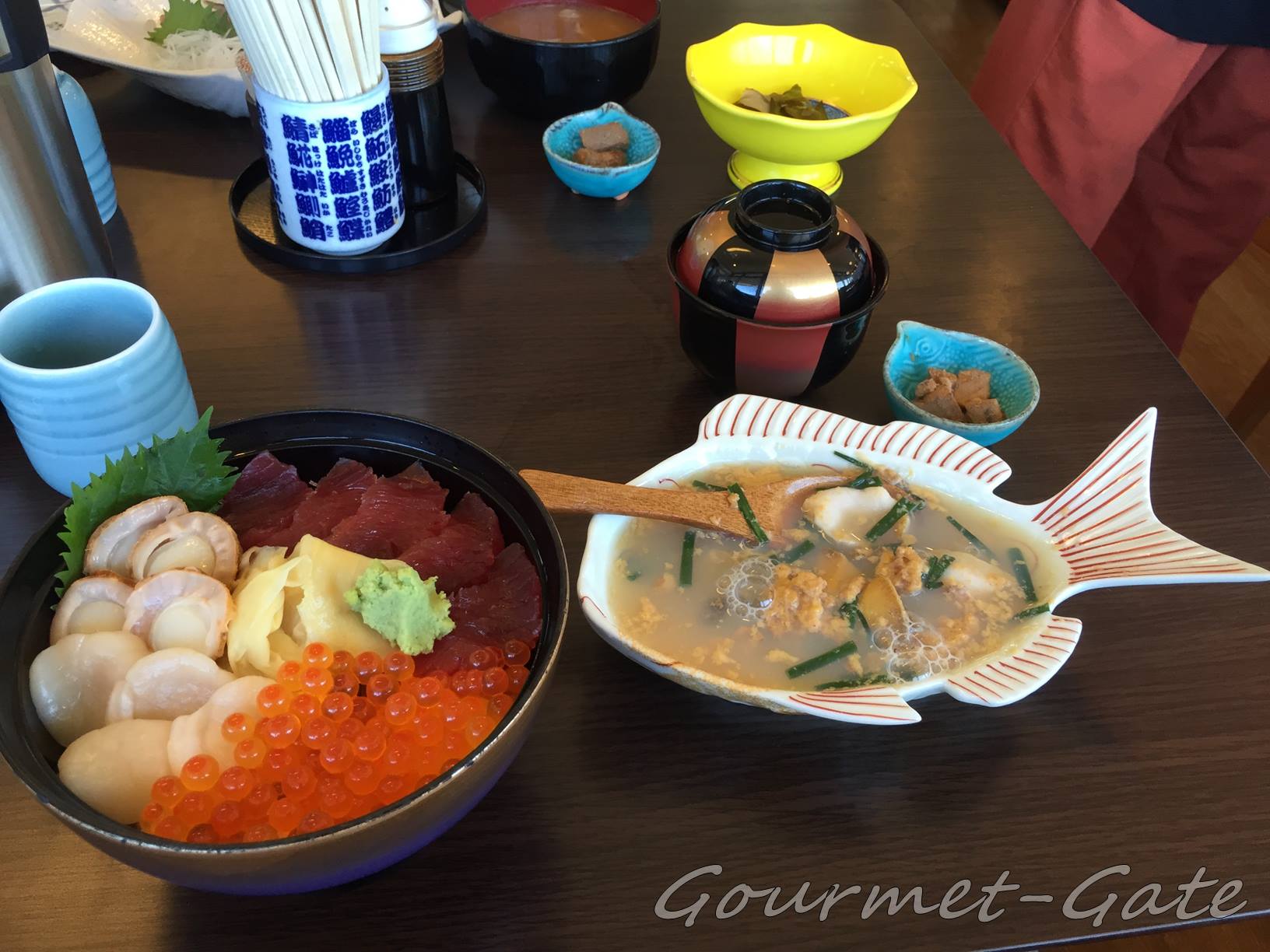 宮崎の漁港で頂いたイチゴ煮と海鮮丼