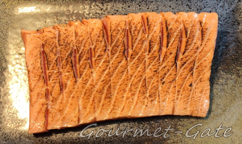 バーナーで焼き色をつけると喜ぶ人が多い