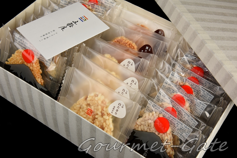 五穀屋、春華堂、山むすび、せんべい、中身