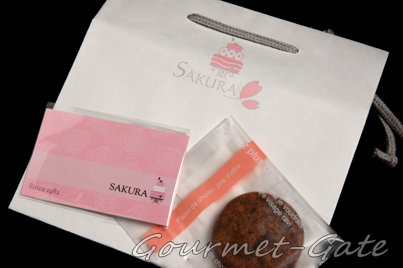 SAKURAで注文した際にもらった紙袋やカード、オマケ