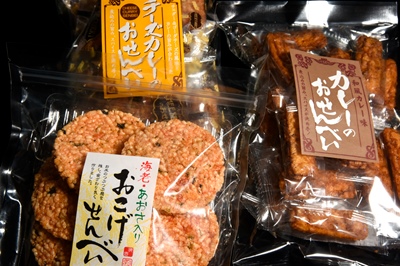 山盛堂本舗、せんべい３種、窓