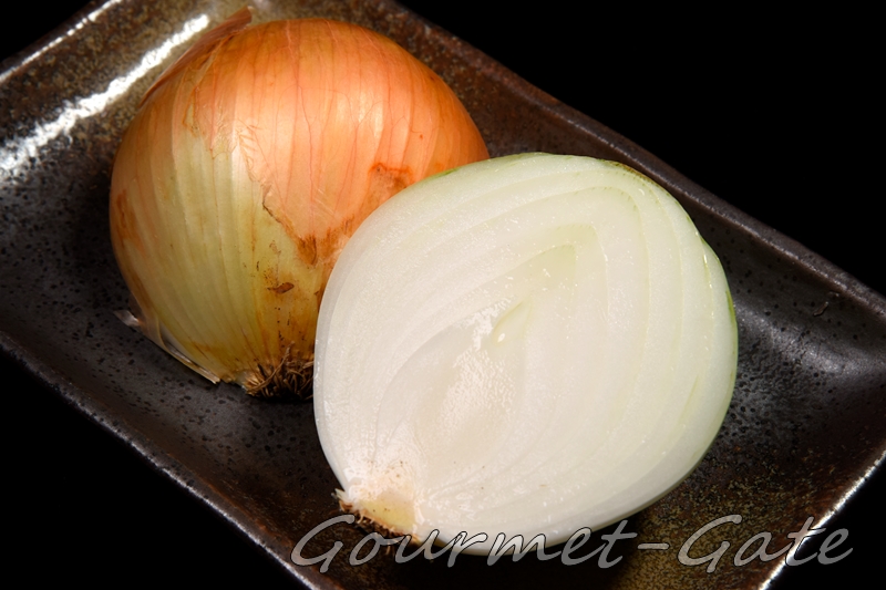 密玉の断面、瑞々しさがあり、美しい白さ