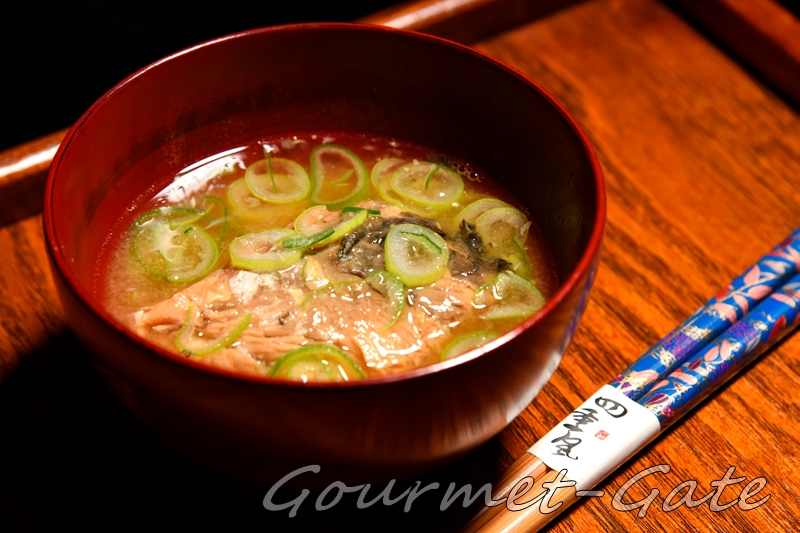 みやさかやの鯉こく、盛り付け